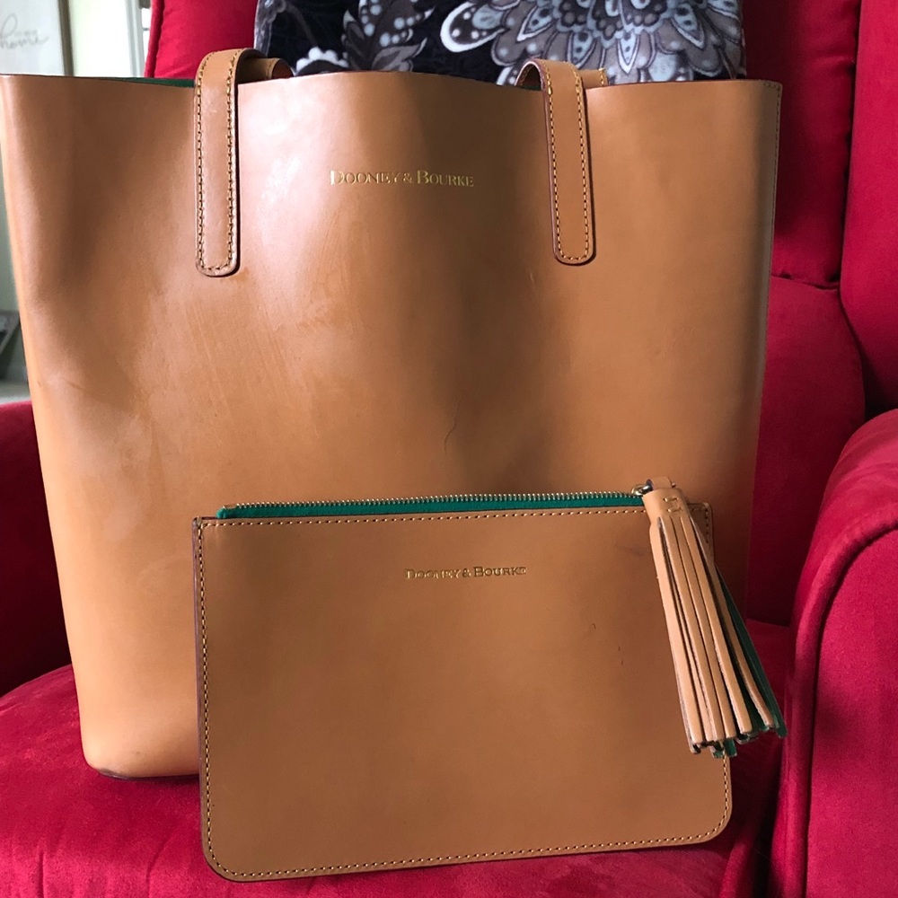 Dooney and Bourke tote bag.